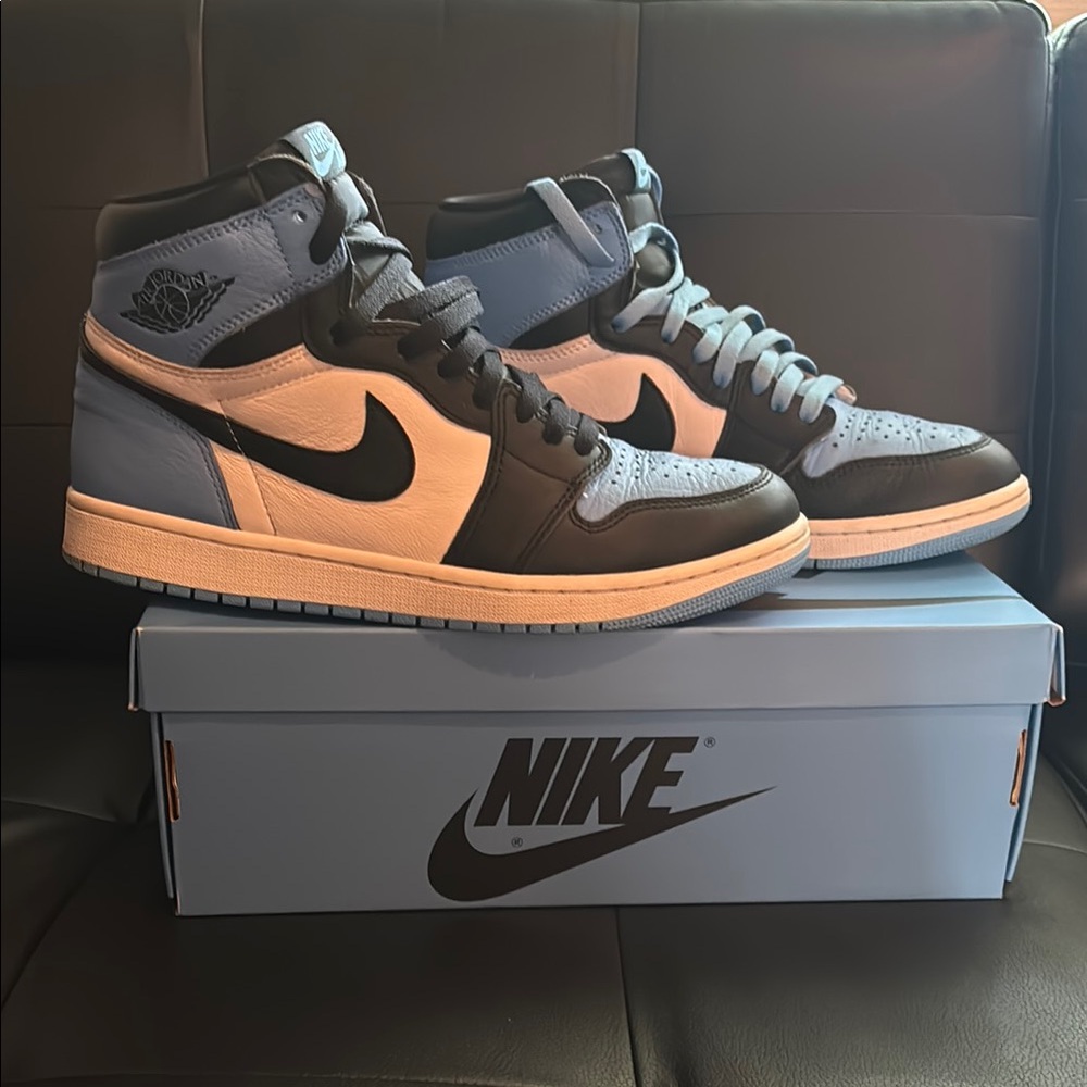 Nike Air Jordan Retro 1 UNC Toe